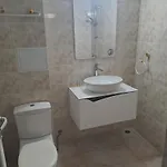 The White House 3*