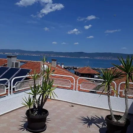 招待所 The White House 4*