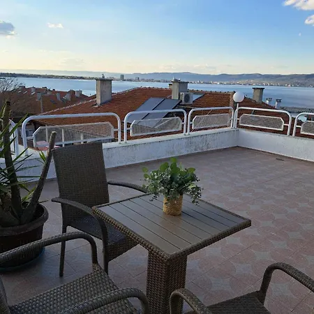 招待所 The White House 4*