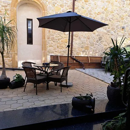 The White House 招待所 4*