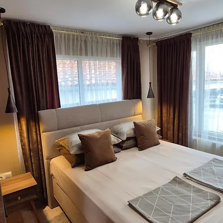 The White House 招待所 4*