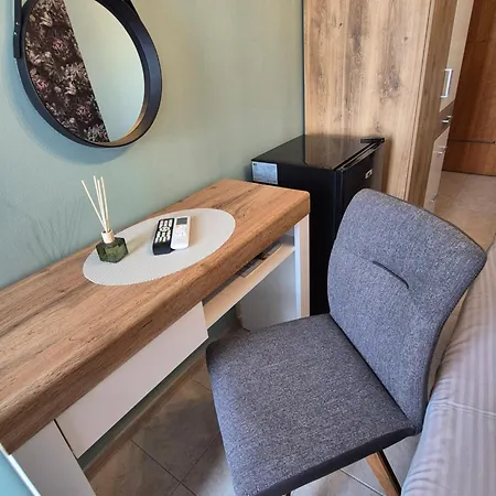 招待所 The White House 内塞伯尔