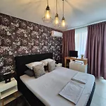 The White House Affittacamere Nesebar