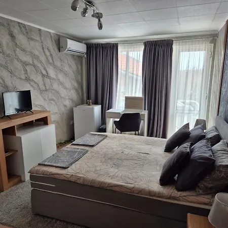 Penzion The White House Nesebar