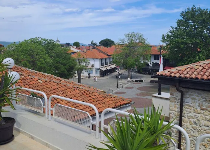 Къща за гости The White House Несебър