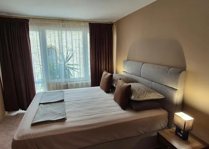 The White House Neszebar